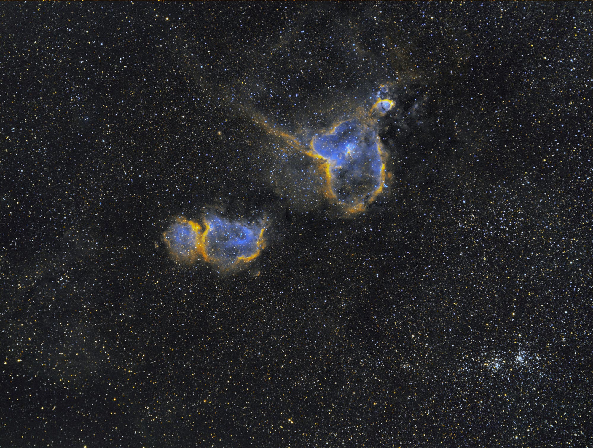 IC 1805 und IC 1848 mit Eta und Chi Spektrum der Wissenschaft